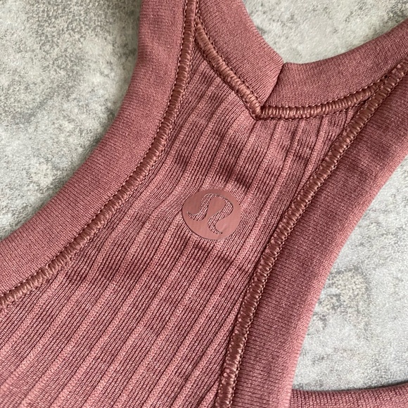 Lululemon ribbed tank - Picture 3 of 6